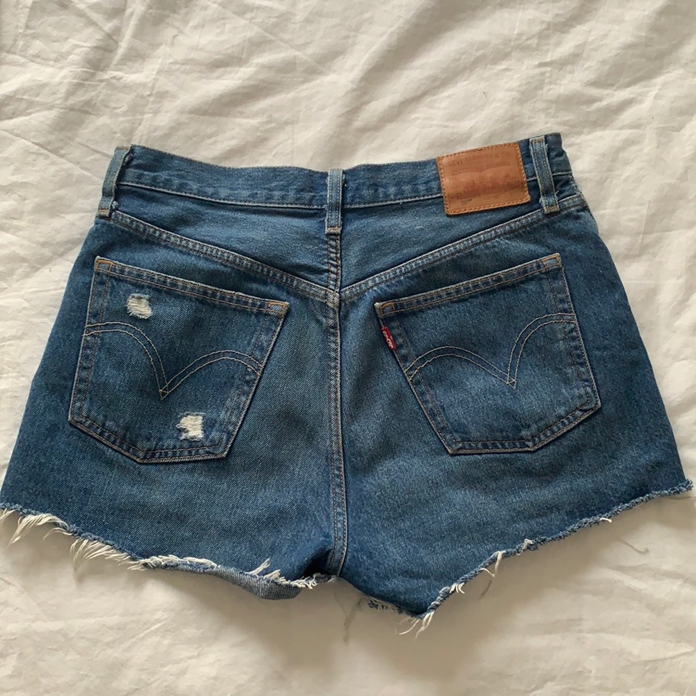 501 LEVIS JEAN SHORTS